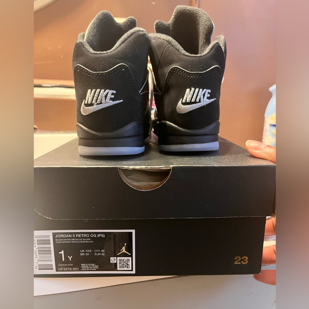 Kids Jordan 5s Retro OG SIZE 1 Little Kids - Picture 4 of 8